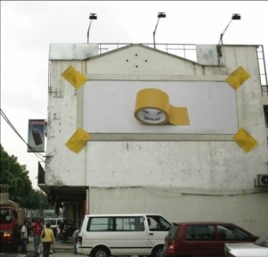 19 campanhas publicitarias extremamente criativas l fitas adesivas penline 300x288 - 19-campanhas-publicitarias-extremamente-criativas-l-fitas-adesivas-penline
