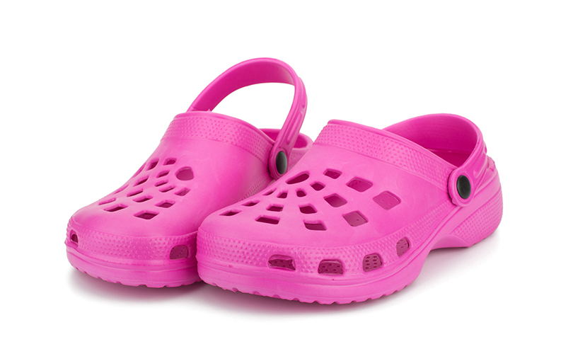 Crocs Lanca Colecao Hello Kitty Para Comemoracao De 50 Anos